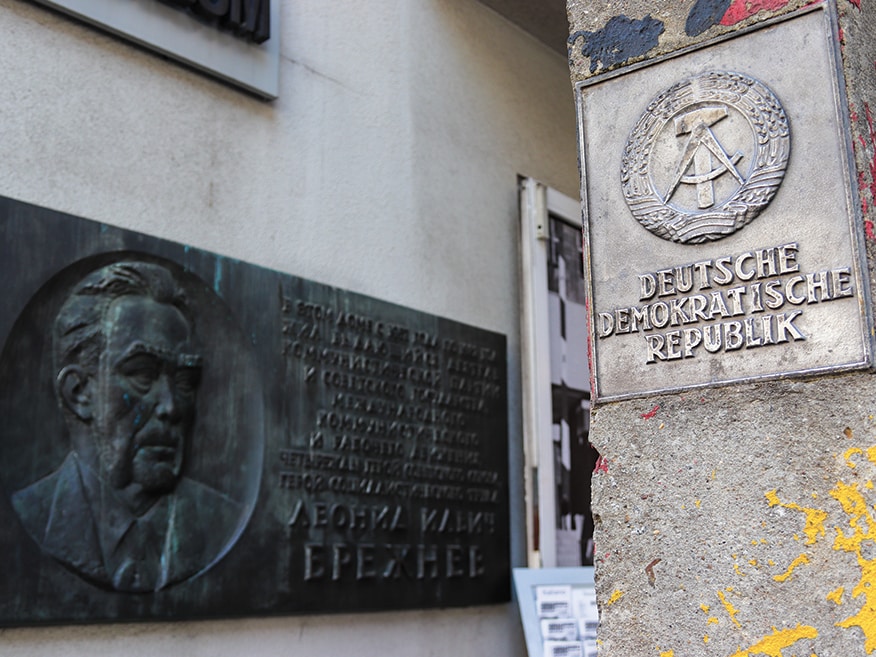 Plaque commémorative musée du Mur Checkpoint Charlie