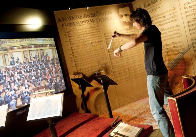 élève chef d'orchestre virtuel à la maison de la musique de Vienne