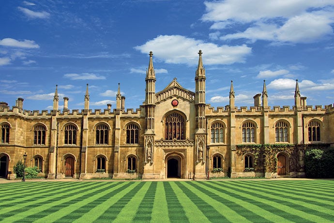 Université de Cambridge architecture et jardin