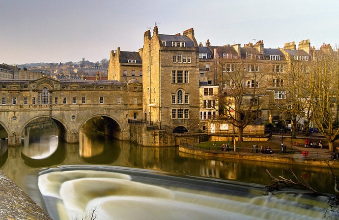 Bath : des vestiges romains, aux légendes médiévales
