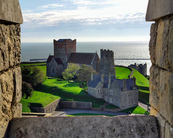 chateau-de-Douvres avec mer en arrière plan