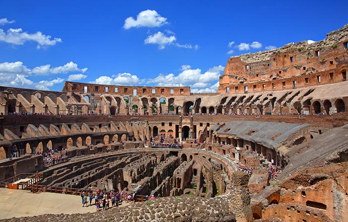 Site historique Le Colysée à Rome vue intérieure