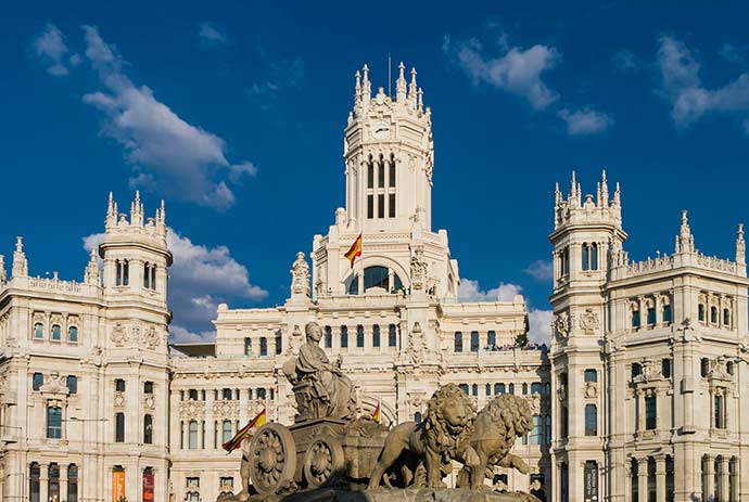 architecture du palais de cybèle à Madrid voyage scolaire
