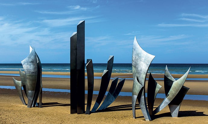 Sculpture mémoire débarquement plage