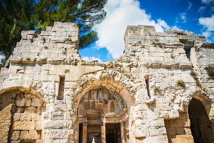 Temple de Diane antique nimes camargue