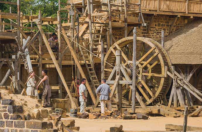 bâtisseurs construction moyen-âge 