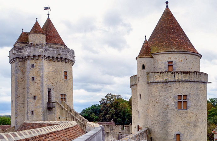 Image chateau-blandy-les-tours Sur les traces de Molière Classe de découverte Côté Découvertes