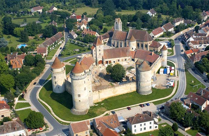 Image château-de-Blandy-Les-Tours Sur les traces de Molière Classe de découverte Côté Découvertes