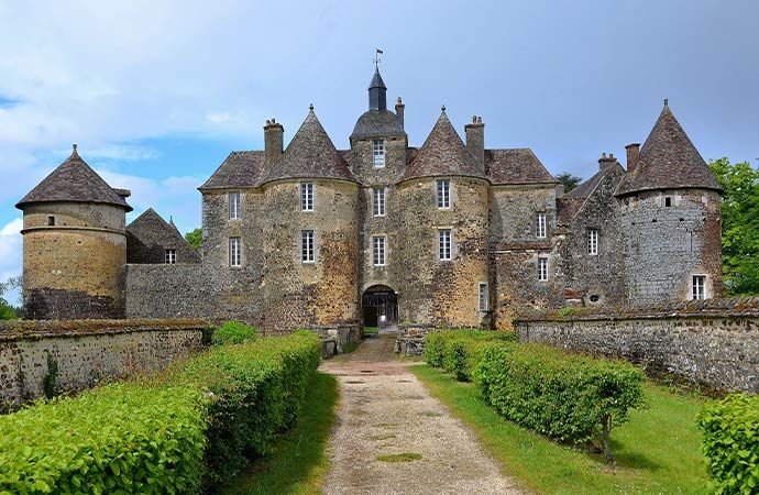 château-de-ratilly jardins patrimoine bourgogne moyen-âge