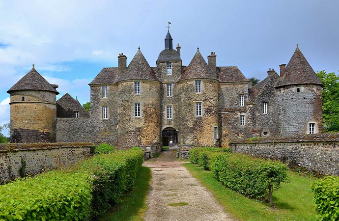 chateau-de-ratilly patrimoine moyen-âge 