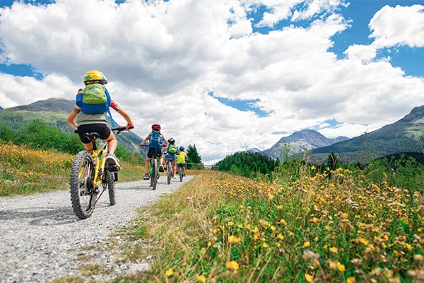 VTT dans les Aravis