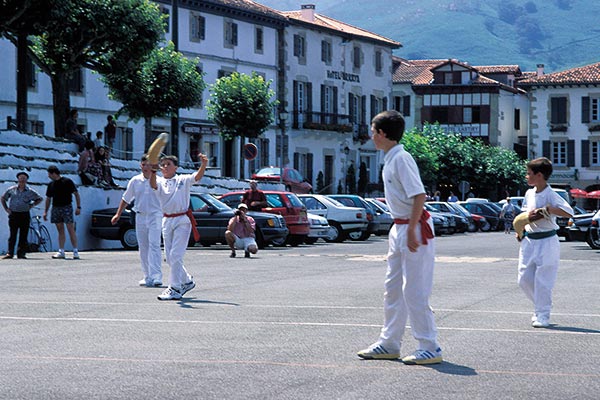 atelier pelote basque classe découvertes pays-basque