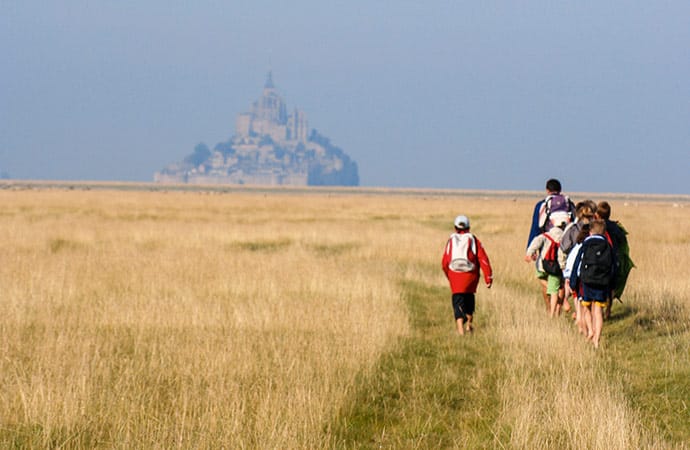 Image sortie-nature-enfant-mont-st-michel Classe de découverte Côté Découvertes