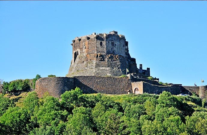 Image chateau-de-murol Classe de découverte Côté Découvertes