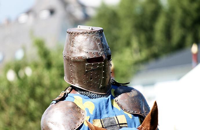 chevalier armure médiéval auvergne