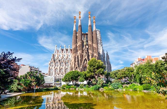 Image segrada-familia-barcelone Classes sans frontières Classes de découverte Côté Découvertes