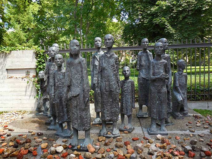 Statues femmes Mémorial national de Ravensbrück