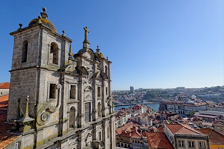 Vue sur les quartiers anciens de Porto