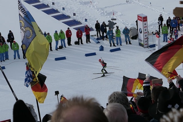 Image skieur-coupe-du-monde-biathlon Classes évènements Classe de découverte Côté Découvertes