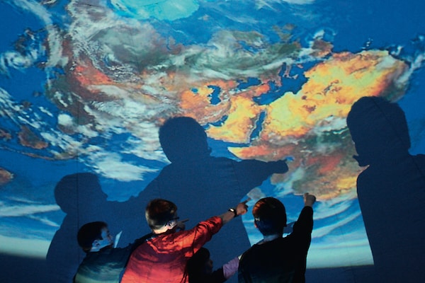 image astronomie-planetarium-classes sans cartable côté découvertes