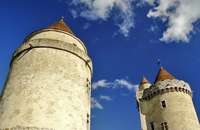 image tours chateau medieval classe patrimoine classes de découvertes Cote decouvertes
