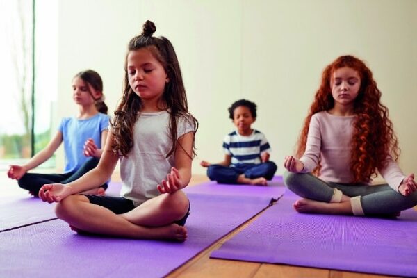 Image asie yoga Classe de découvertes Côté Découvertes