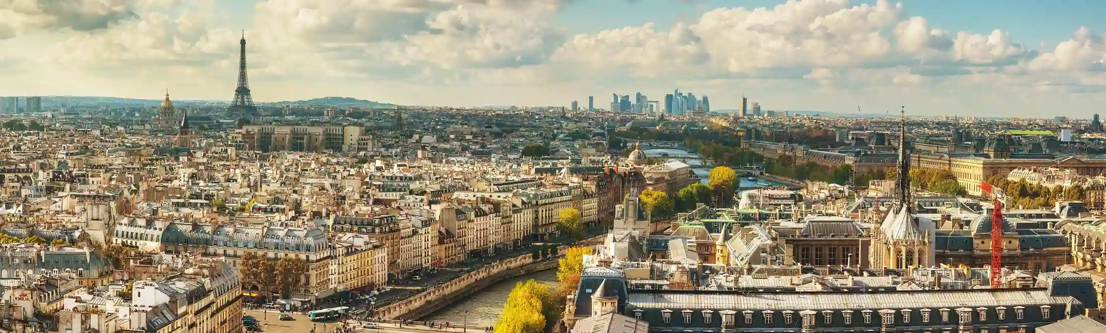 Vue sur Paris avec des élèves de CE1 en classe de découvertes