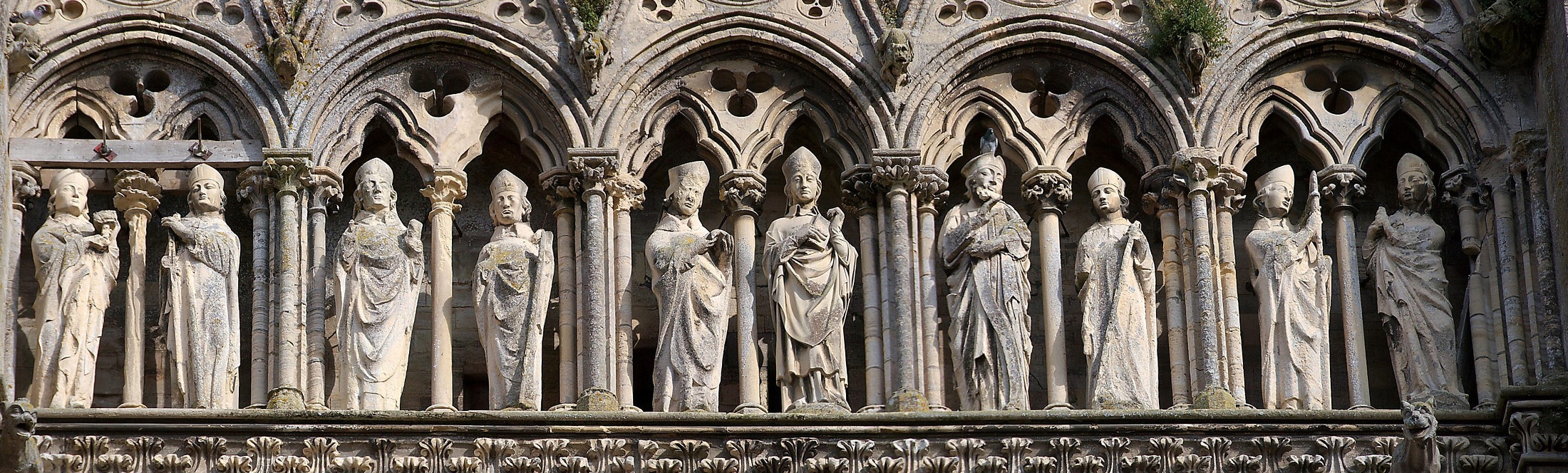 Détail de la façade de la cathédrale de Bayeux