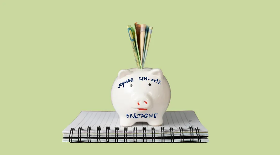 Tirelire d'une école pour financer une classe de découvertes