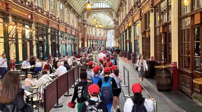 eleves primaire en voyage scolaire à londres visite