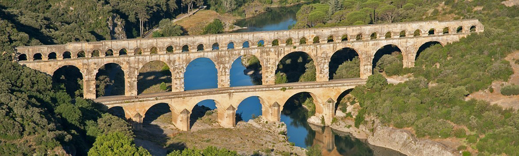 le pont du Gard vue du ciel