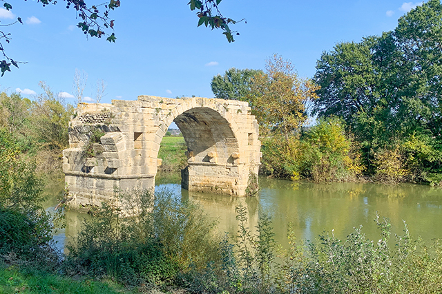 Pont sur le site archéologique d'Ambrussum