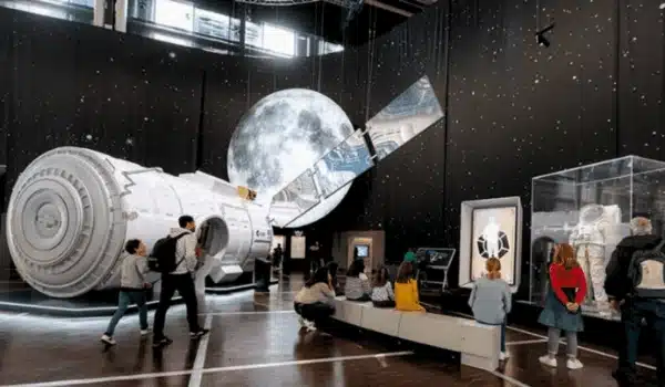la cité des sciences élèves en visite de la cité des sciences à Paris