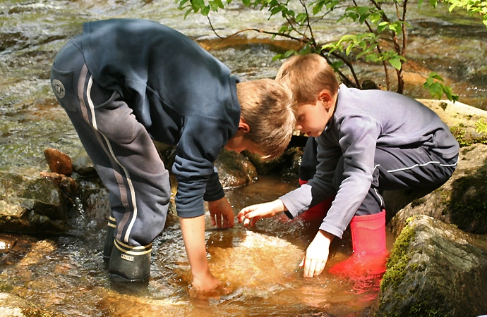 Deux élèves en activité orpaillage