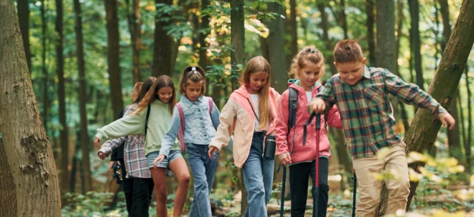 eleves dans la nature en automne