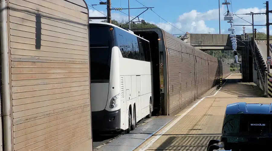 shuttle eurotunnel pour traverser la manche en autocar